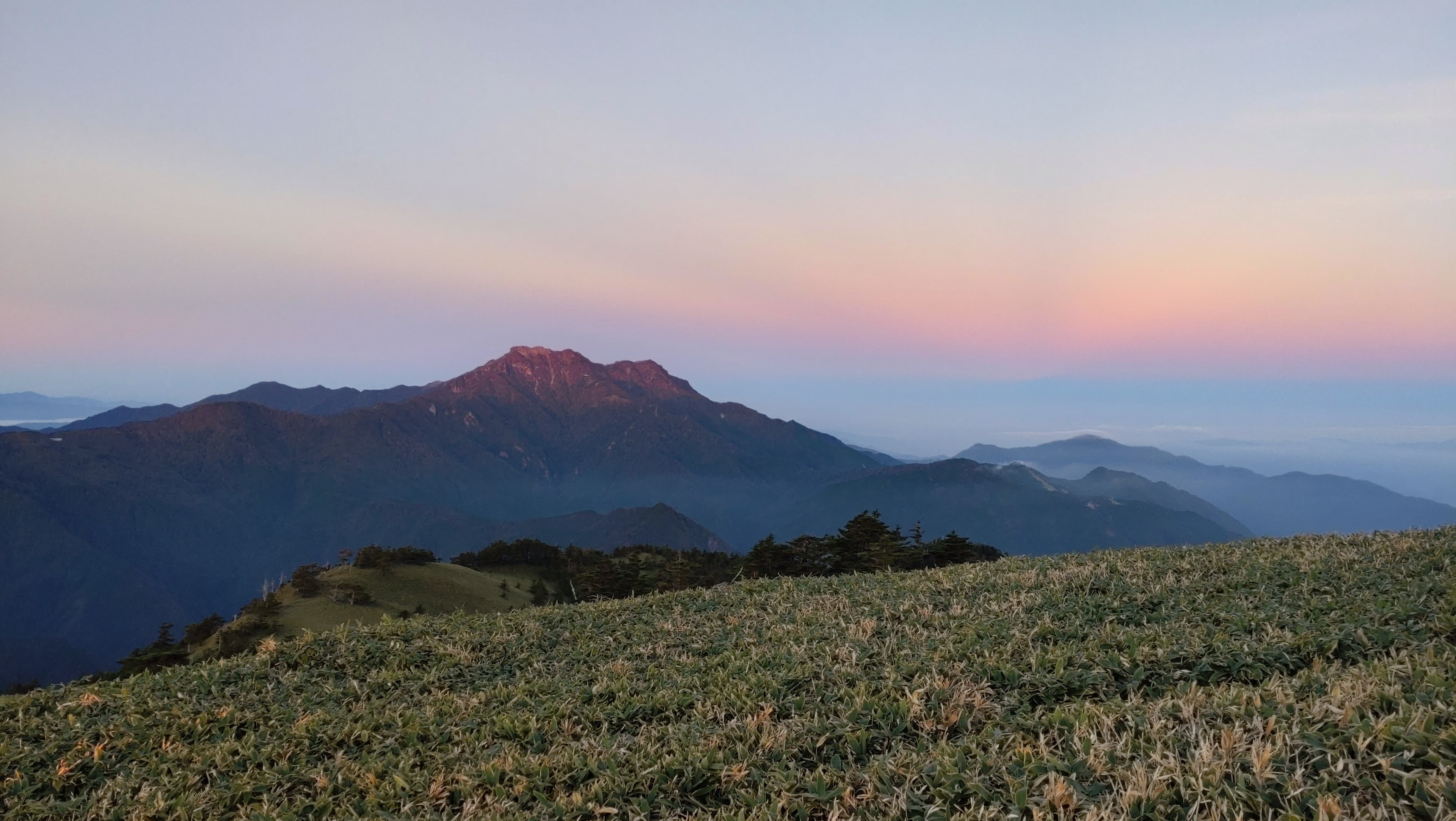 瓶ヶ森から見た石鎚山