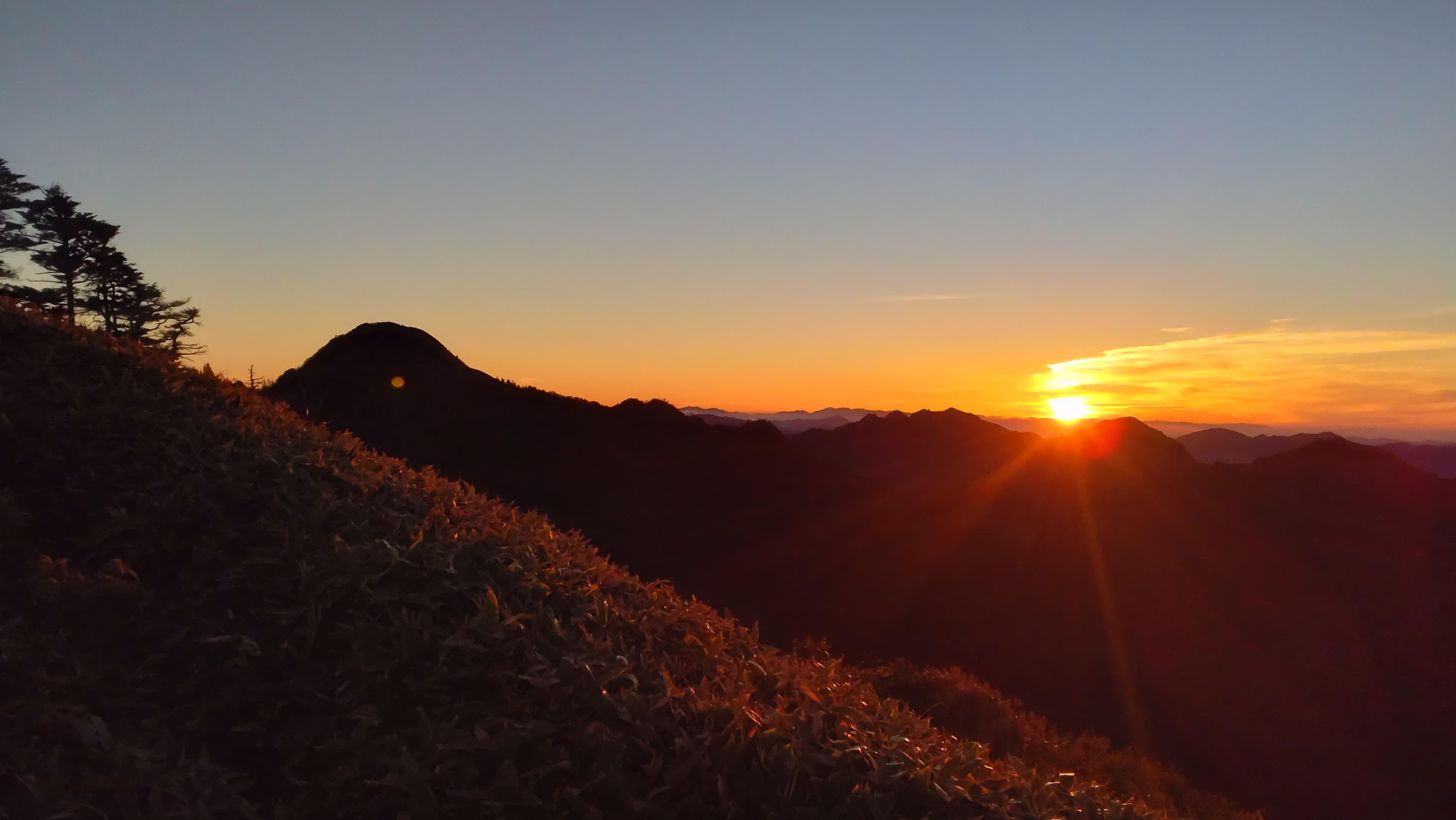 瓶ヶ森の朝焼け