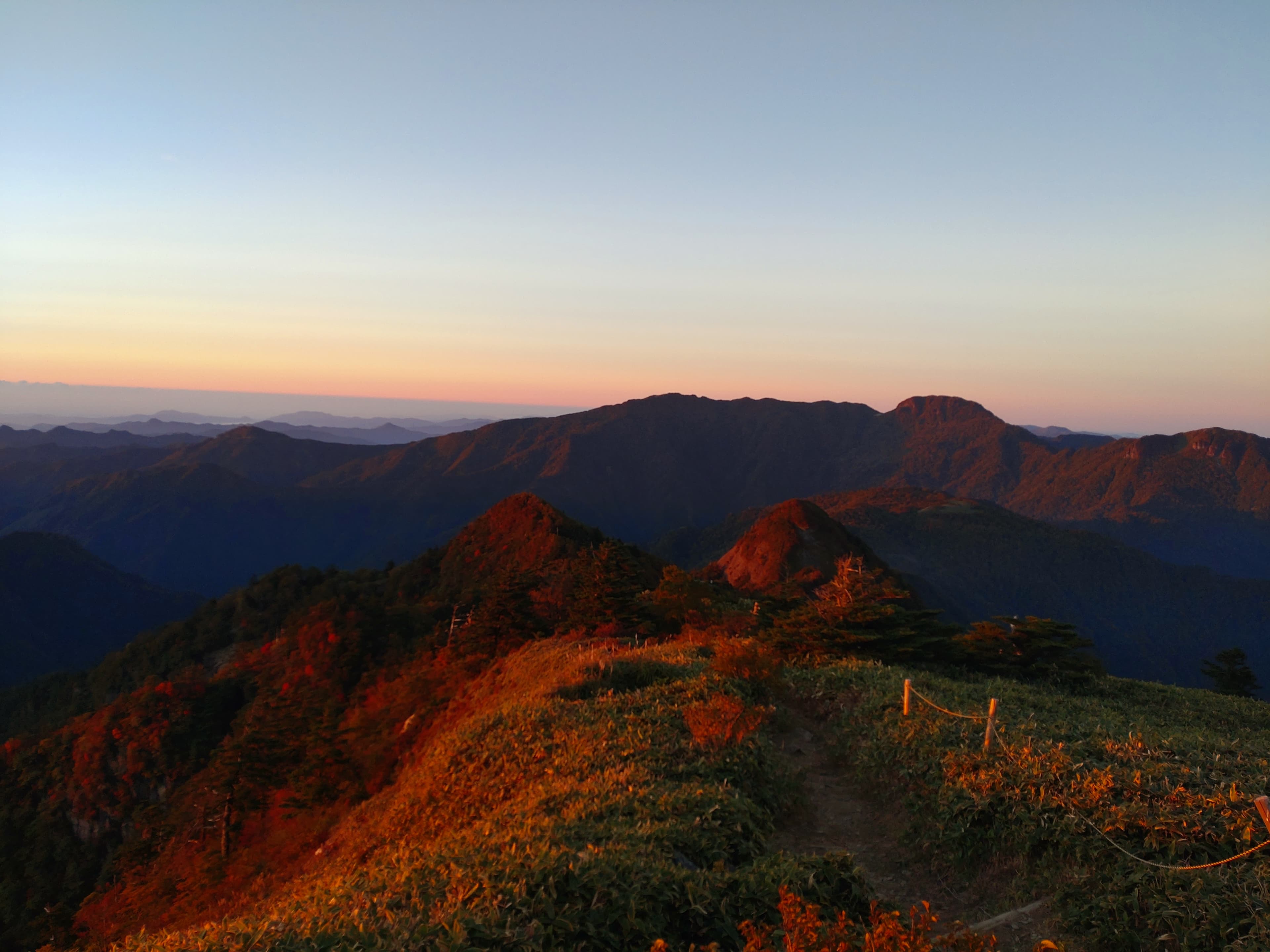 瓶ヶ森の登山道