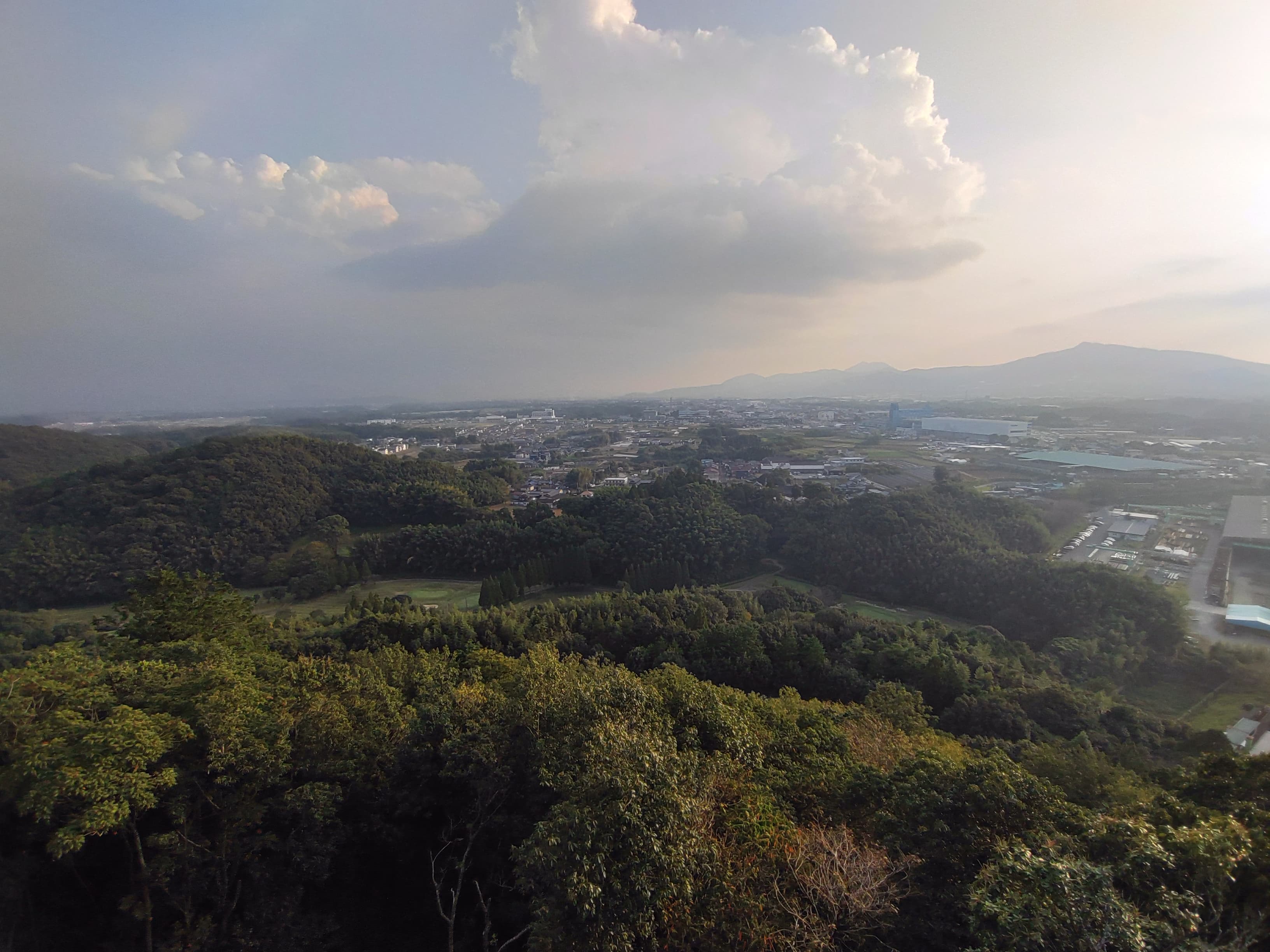 岩野山の岩の上からの景色