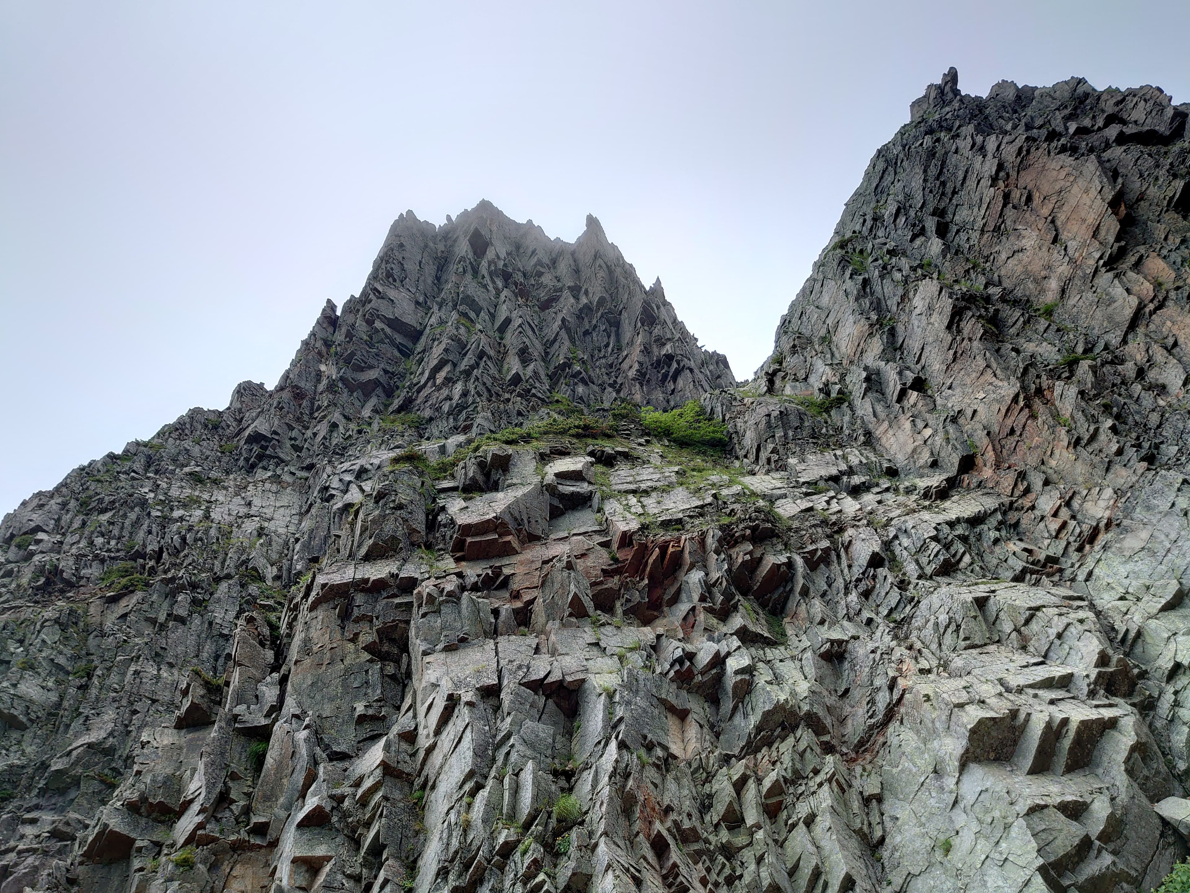 天狗のコル付近の岩壁