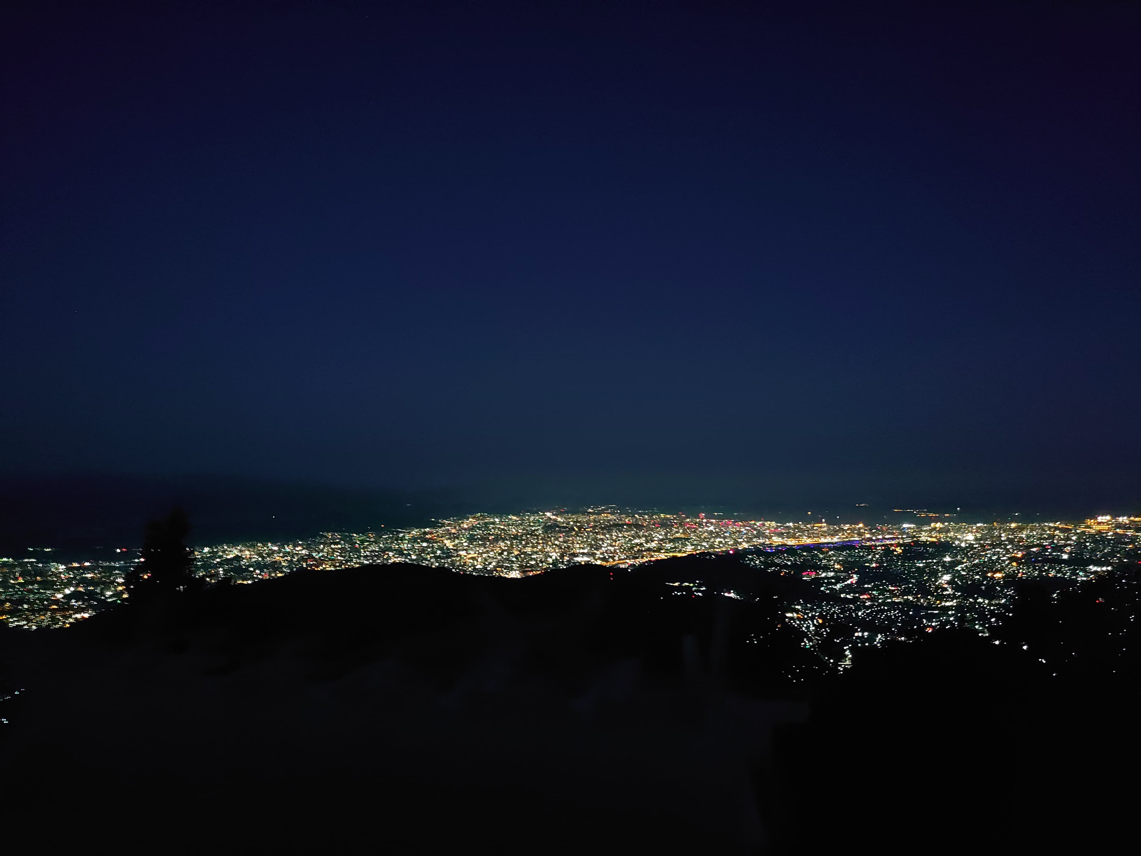 宝満山登山道途中から見下ろす町の夜景