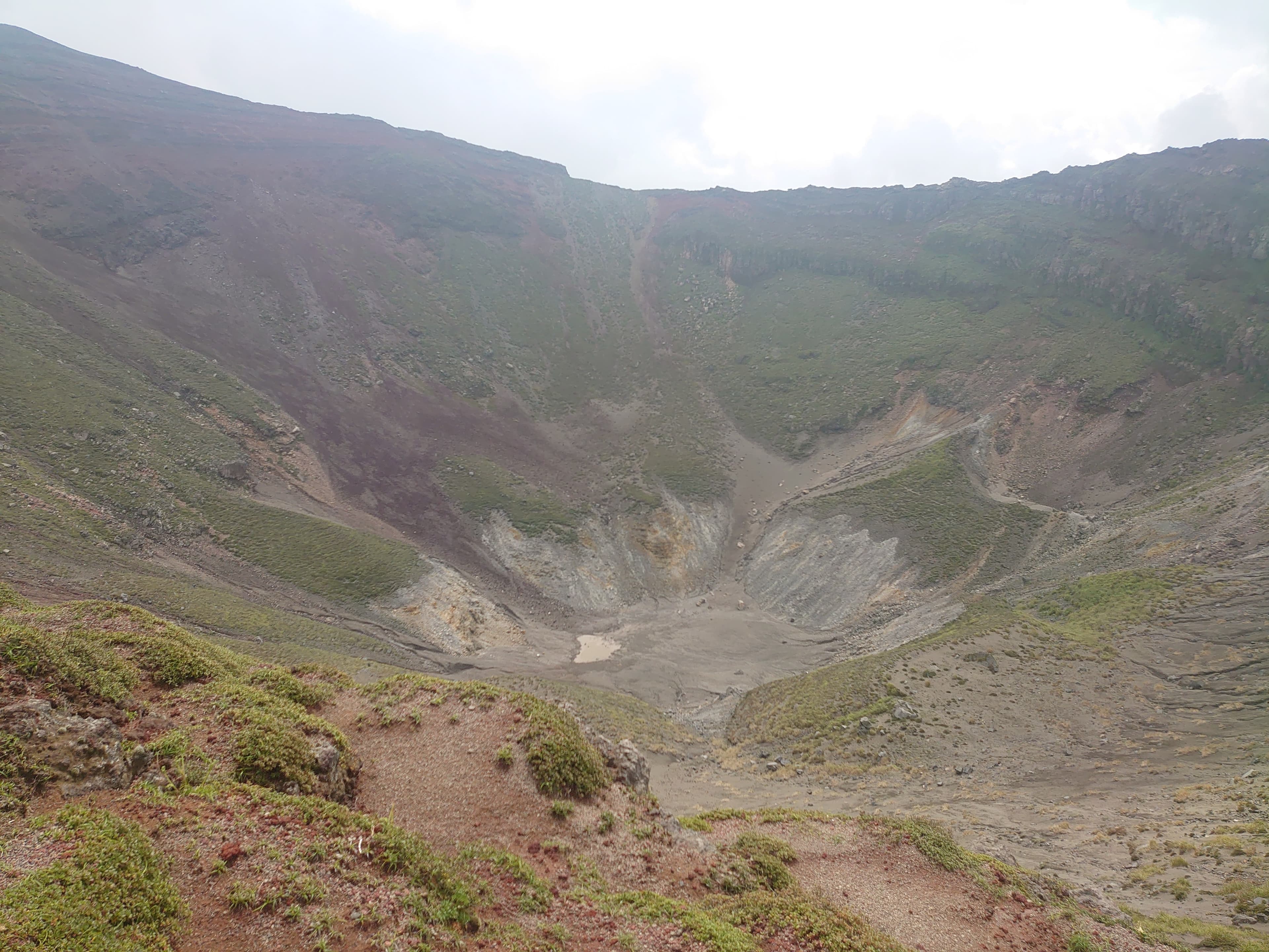 高千穂峰火口1