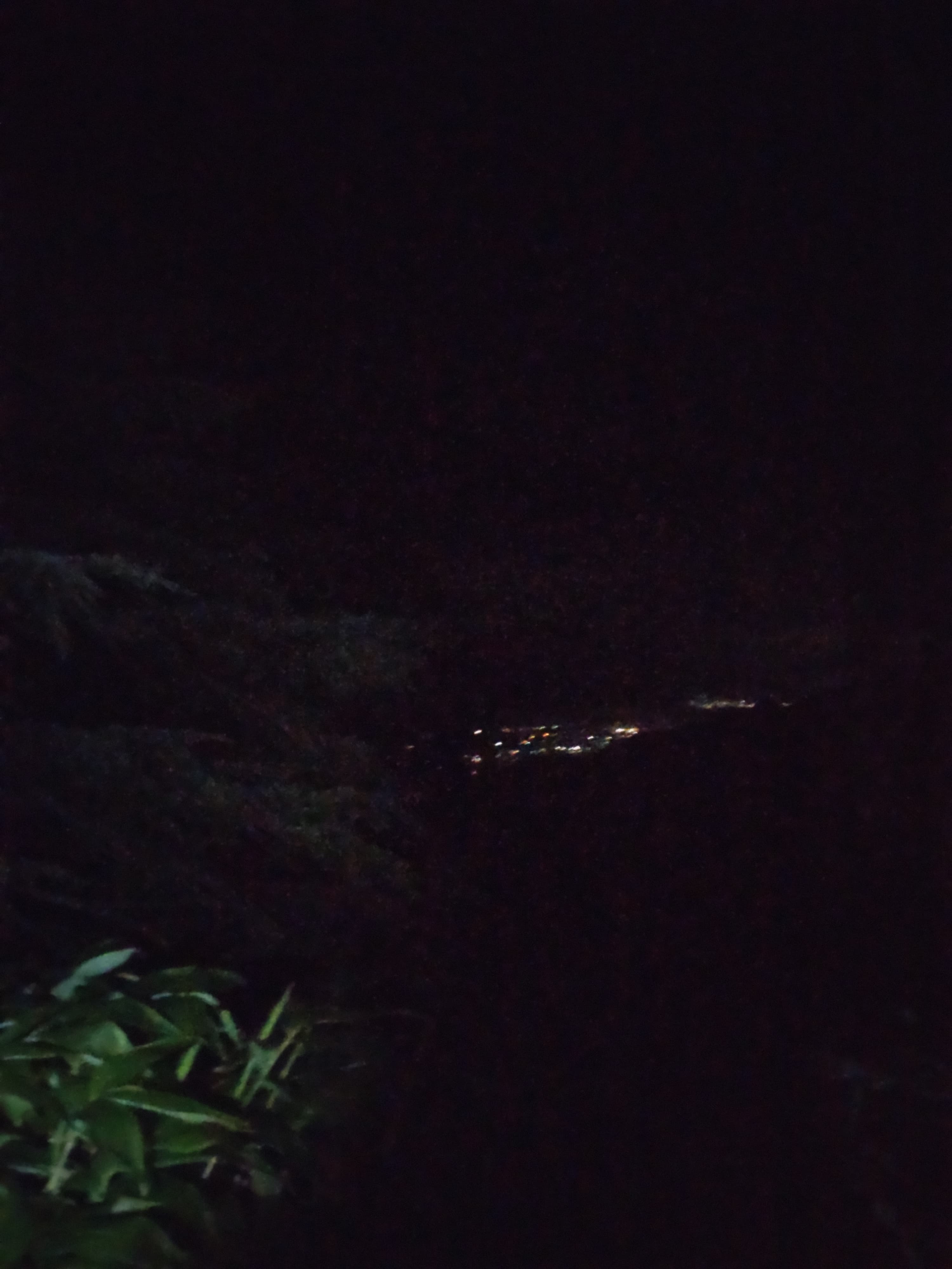 燕岳登山道から見た遠くの夜景