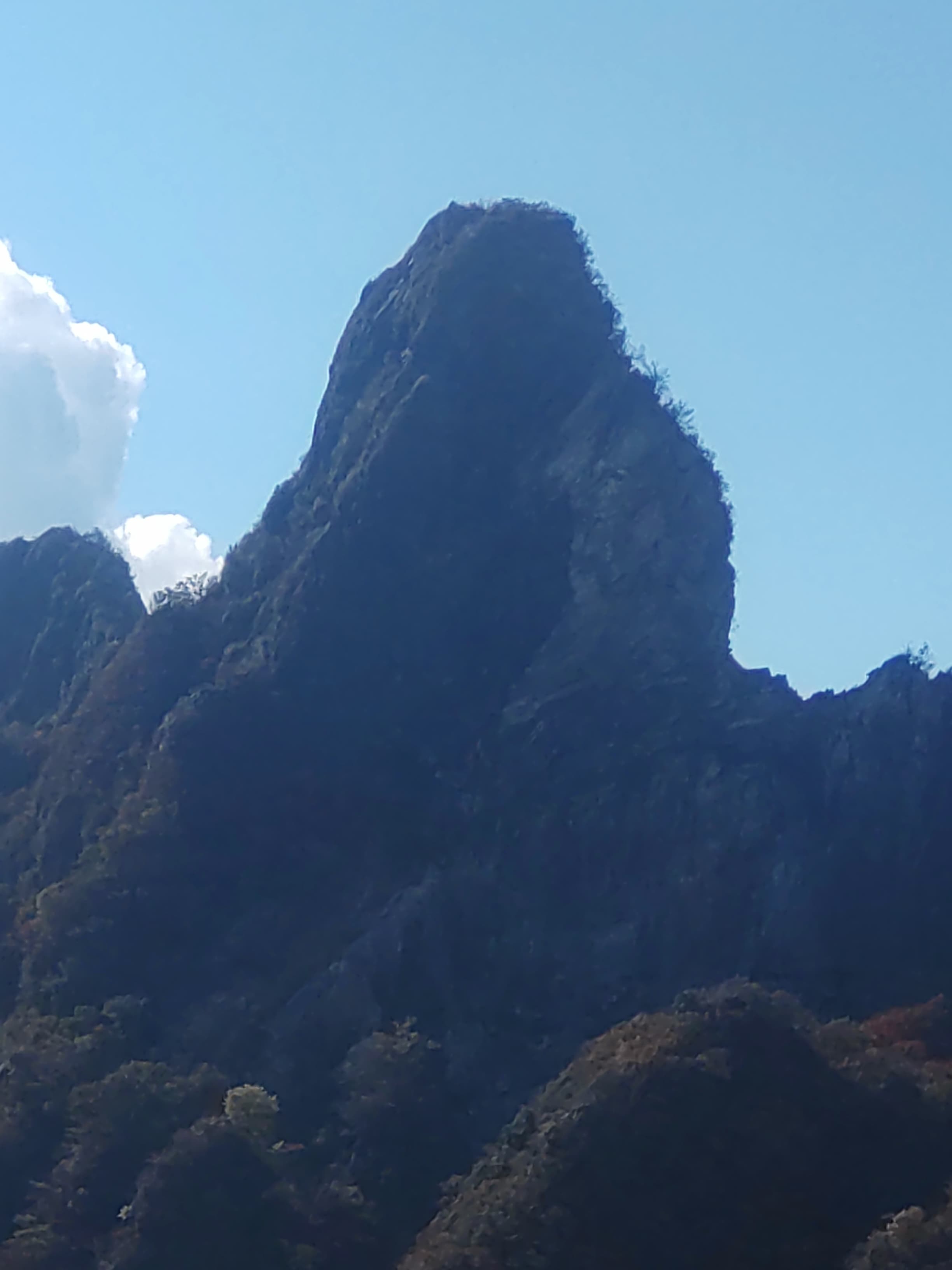 根子岳天狗峰、震災の爪痕