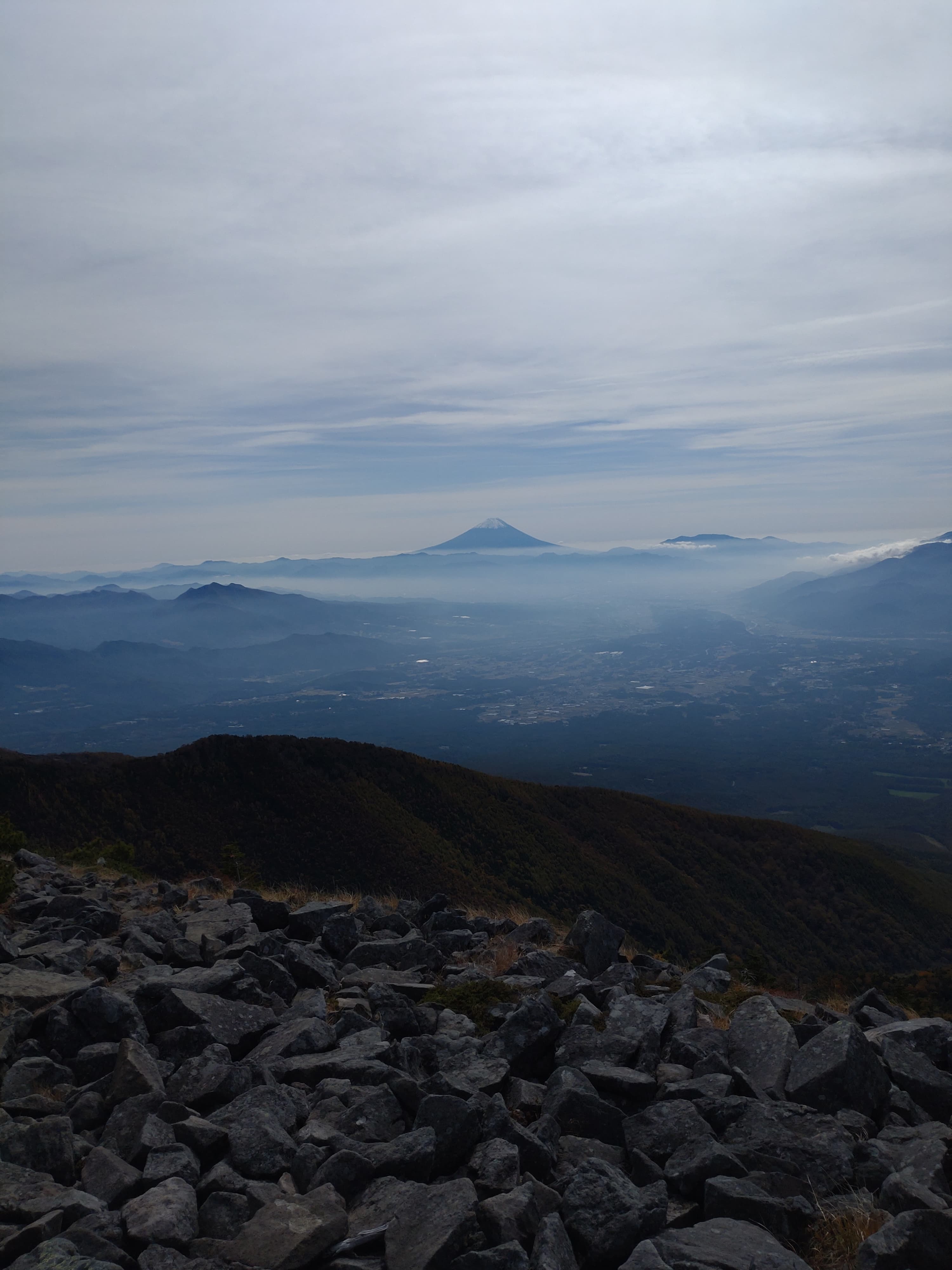 編笠山山頂から望む富士山