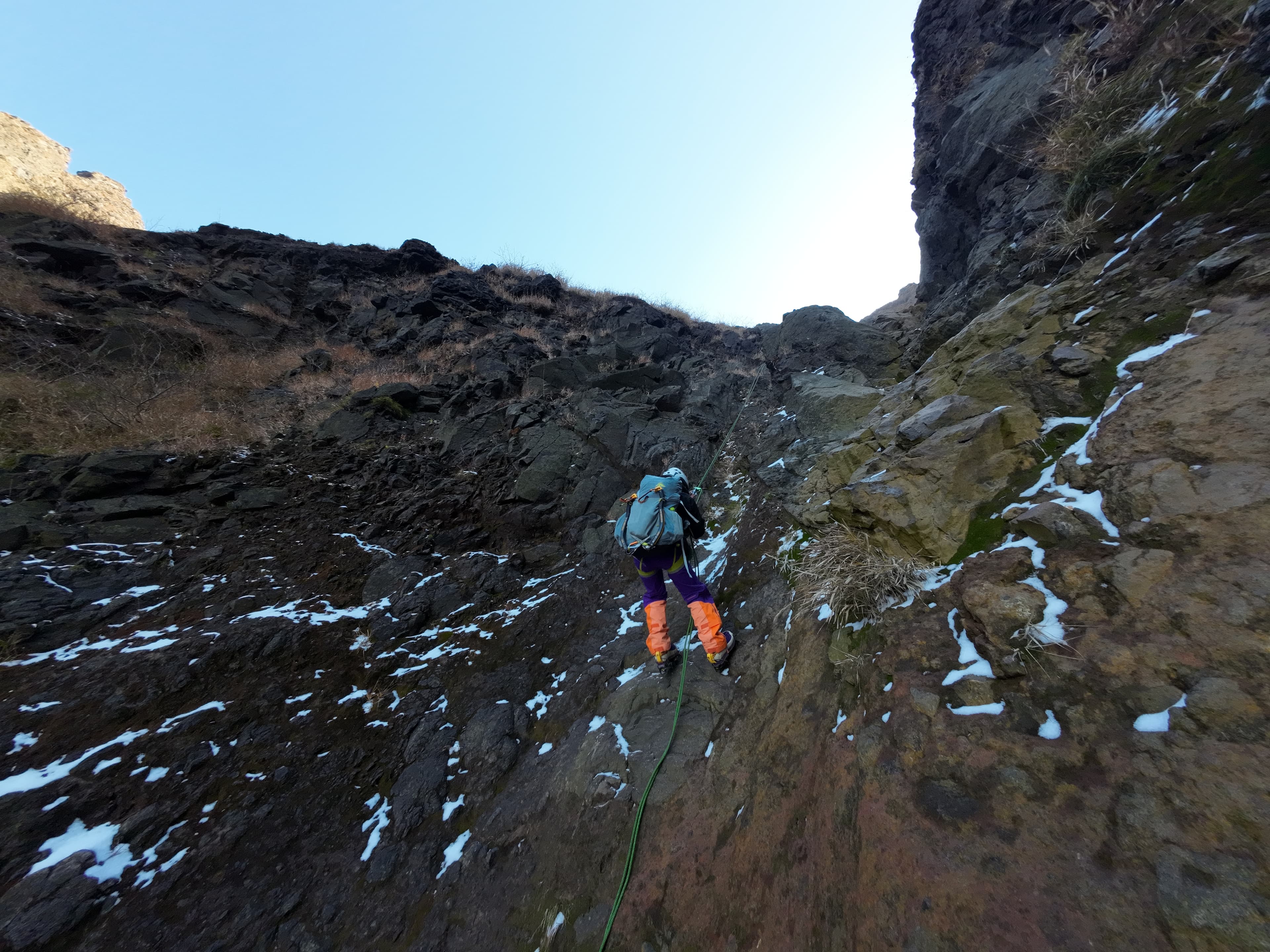 阿蘇赤ガレ谷F1の下降