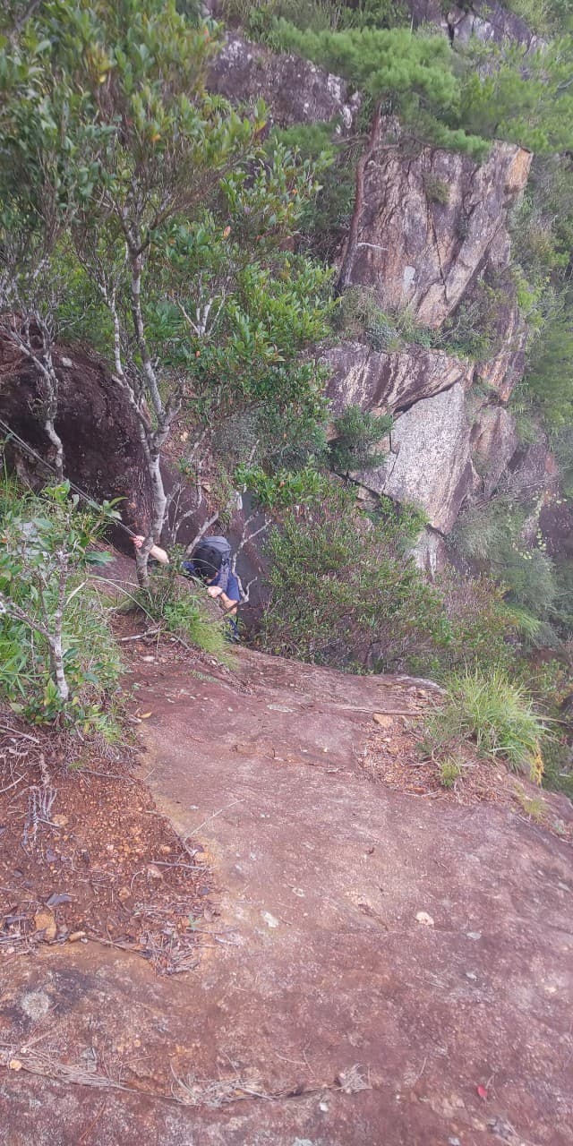 行縢山下山開始